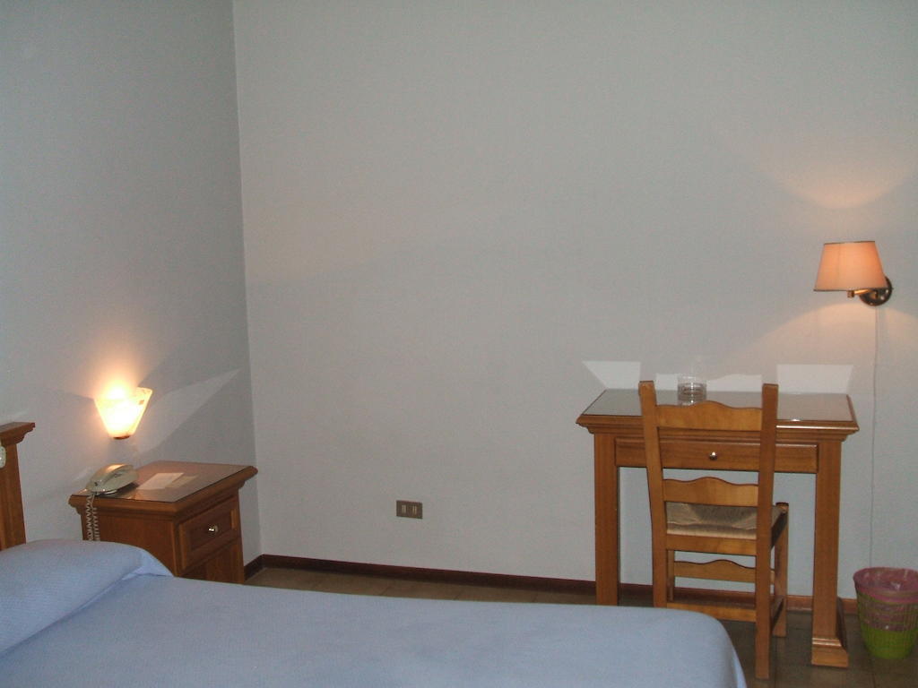 Bovolone Hotel Ristorante Da Gianni חדר תמונה